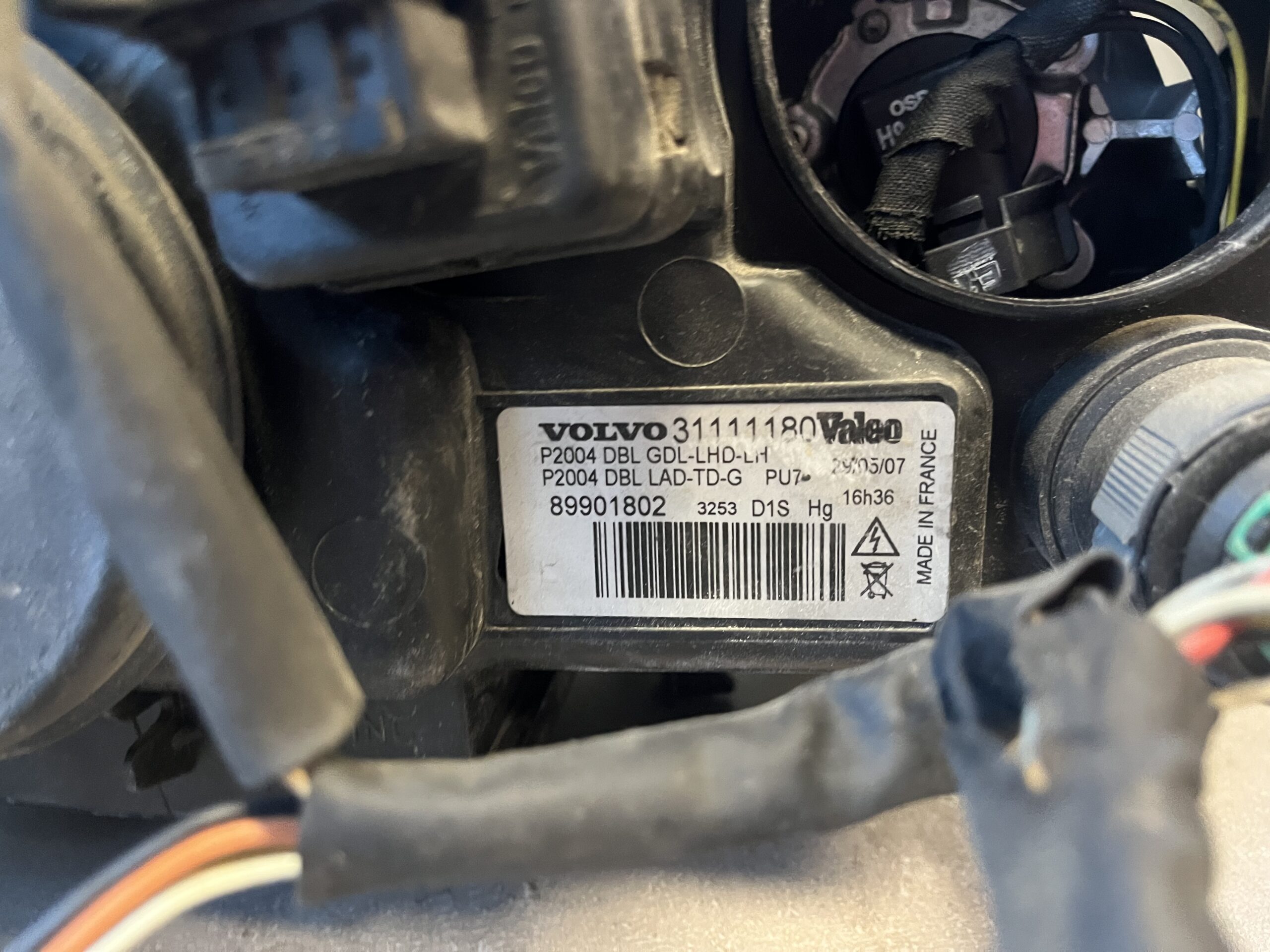 Kasutatud esituli vasak xenon kurvituli P2 2007-2009 (31111180) - Image 6