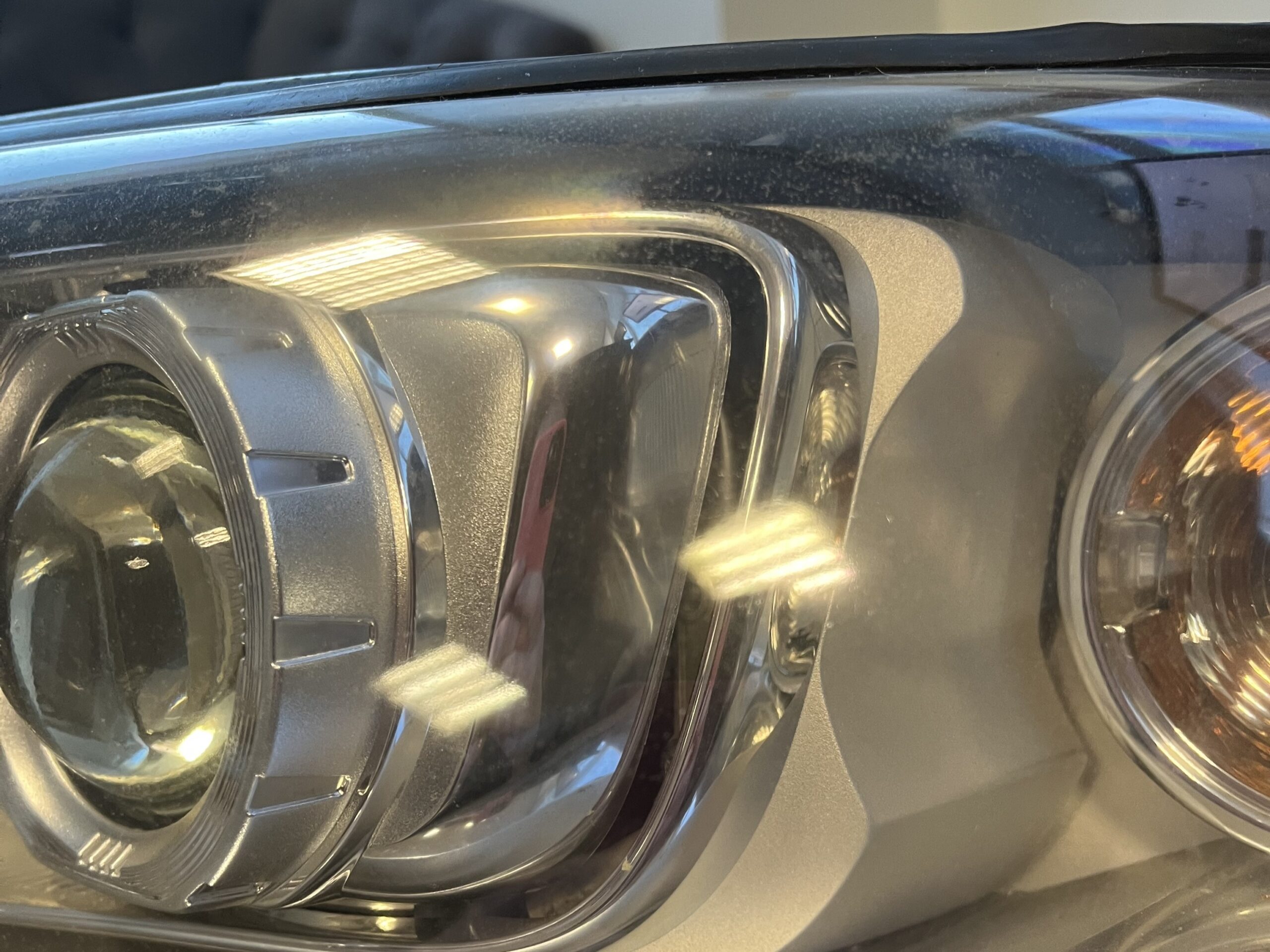 Kasutatud esituli vasak xenon kurvituli P2 2007-2009 (31111180) - Image 2