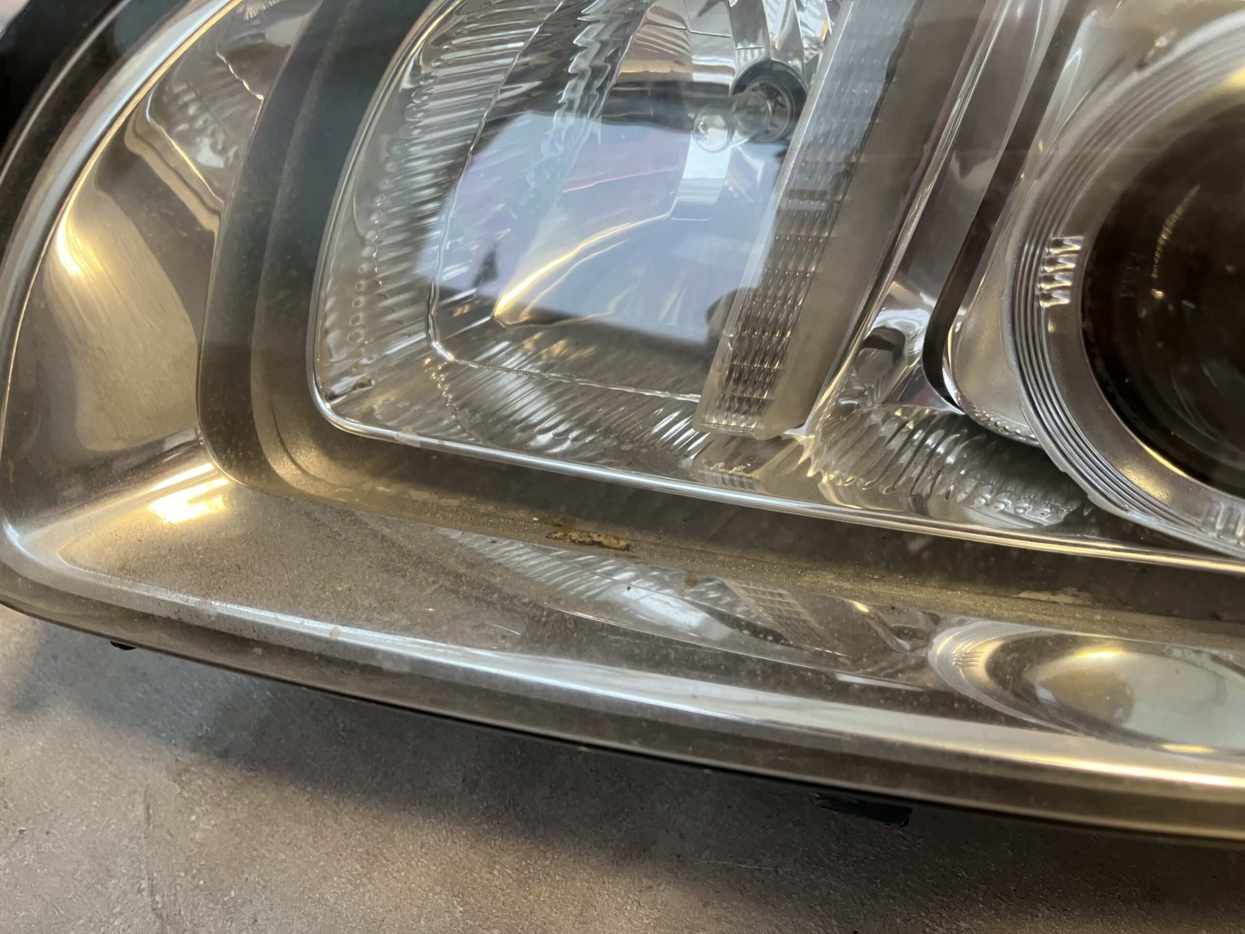 Kasutatud esituli vasak xenon kurvituli P2 2007-2009 (31111180) - Image 3