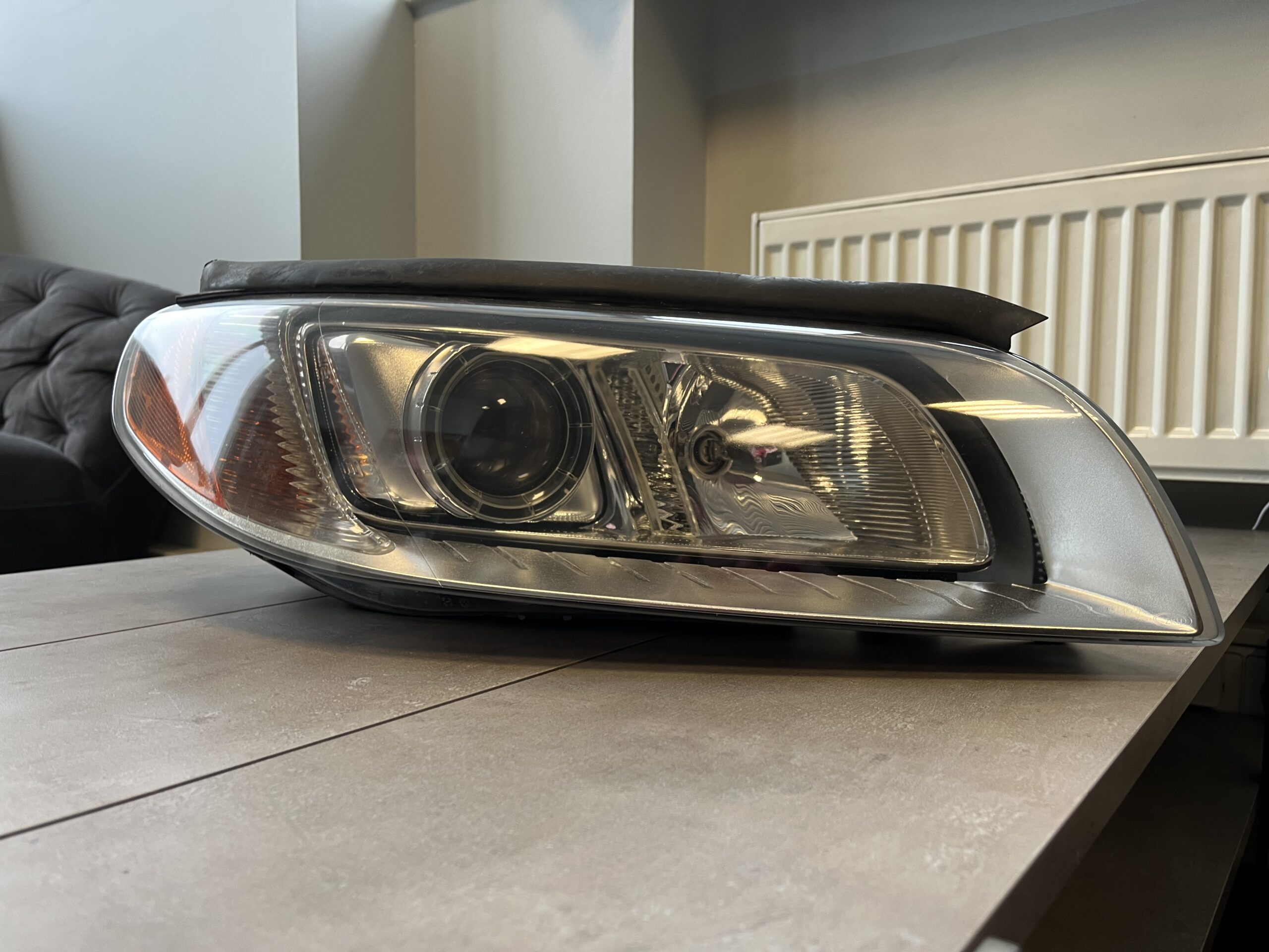 Kasutatud esituli parem xenon kurvituli P3 2007-2013 (31214169)