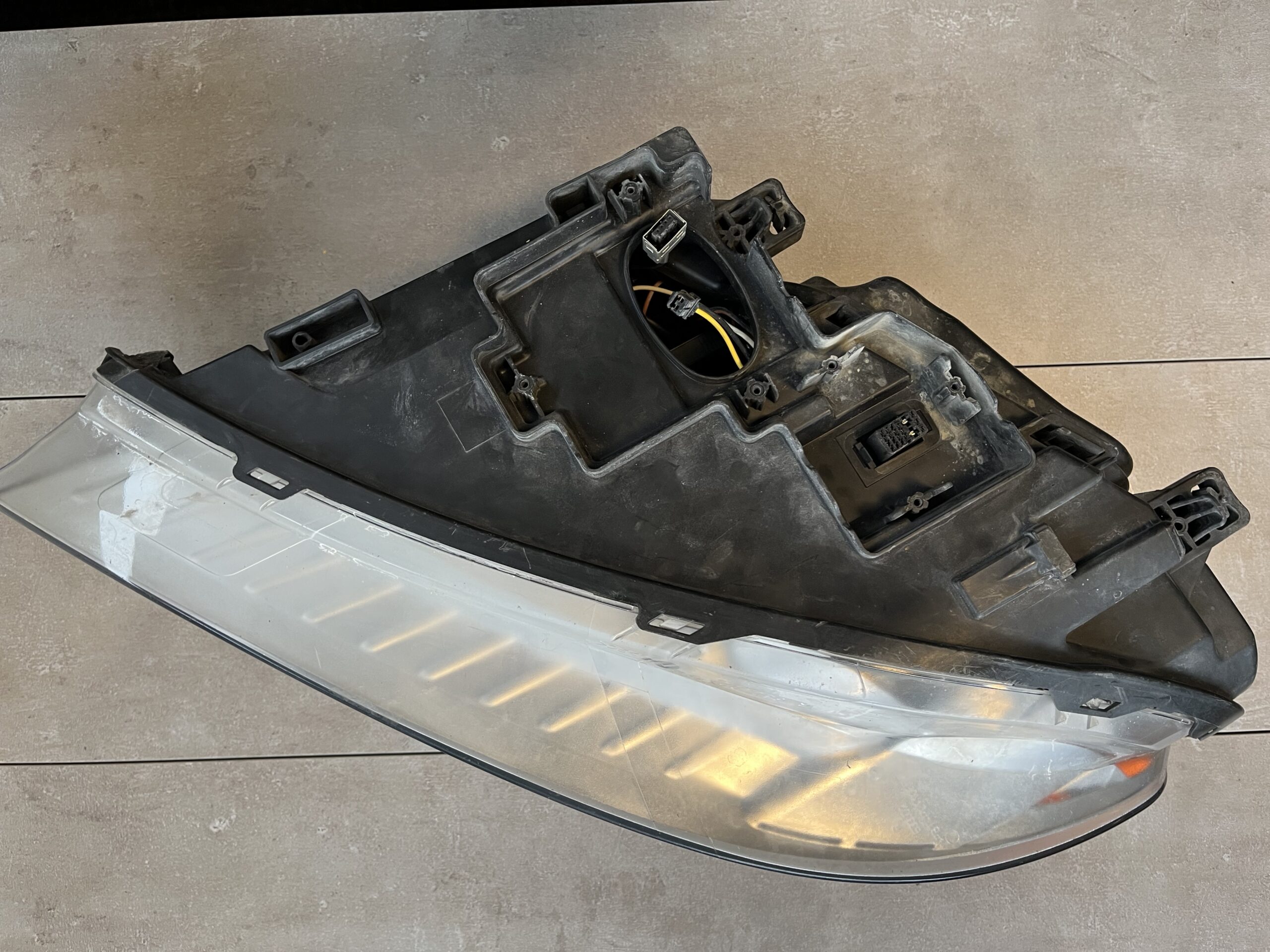 Kasutatud esituli parem xenon kurvituli P3 2007-2013 (31214169) - Image 5